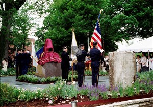 Image description is not available for 2000.340